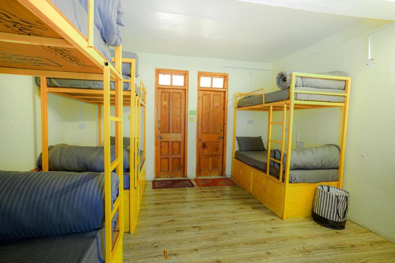 Mars Monkey Hostel & Cafe Маналі Екстер'єр фото