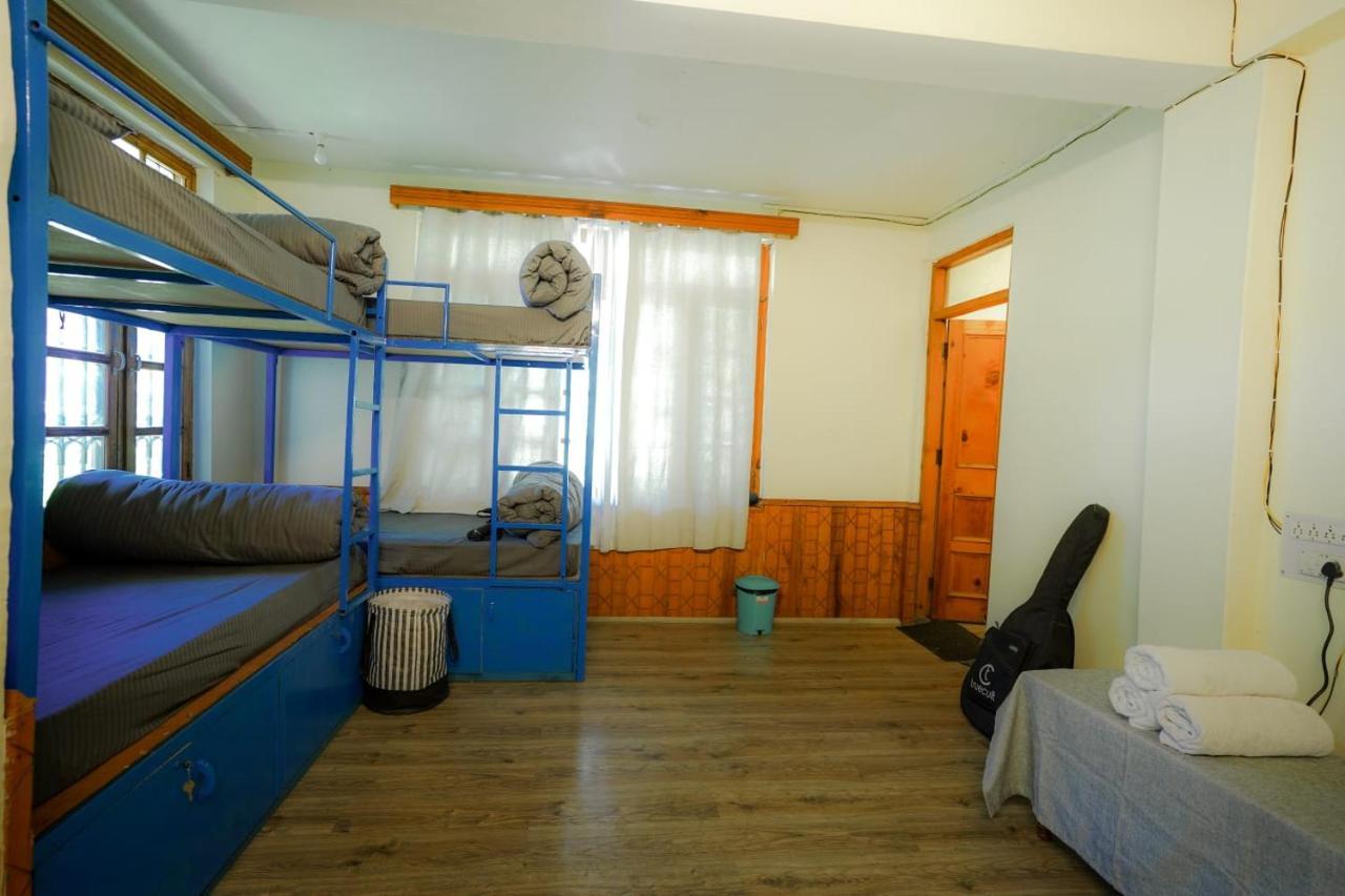 Mars Monkey Hostel & Cafe Маналі Екстер'єр фото