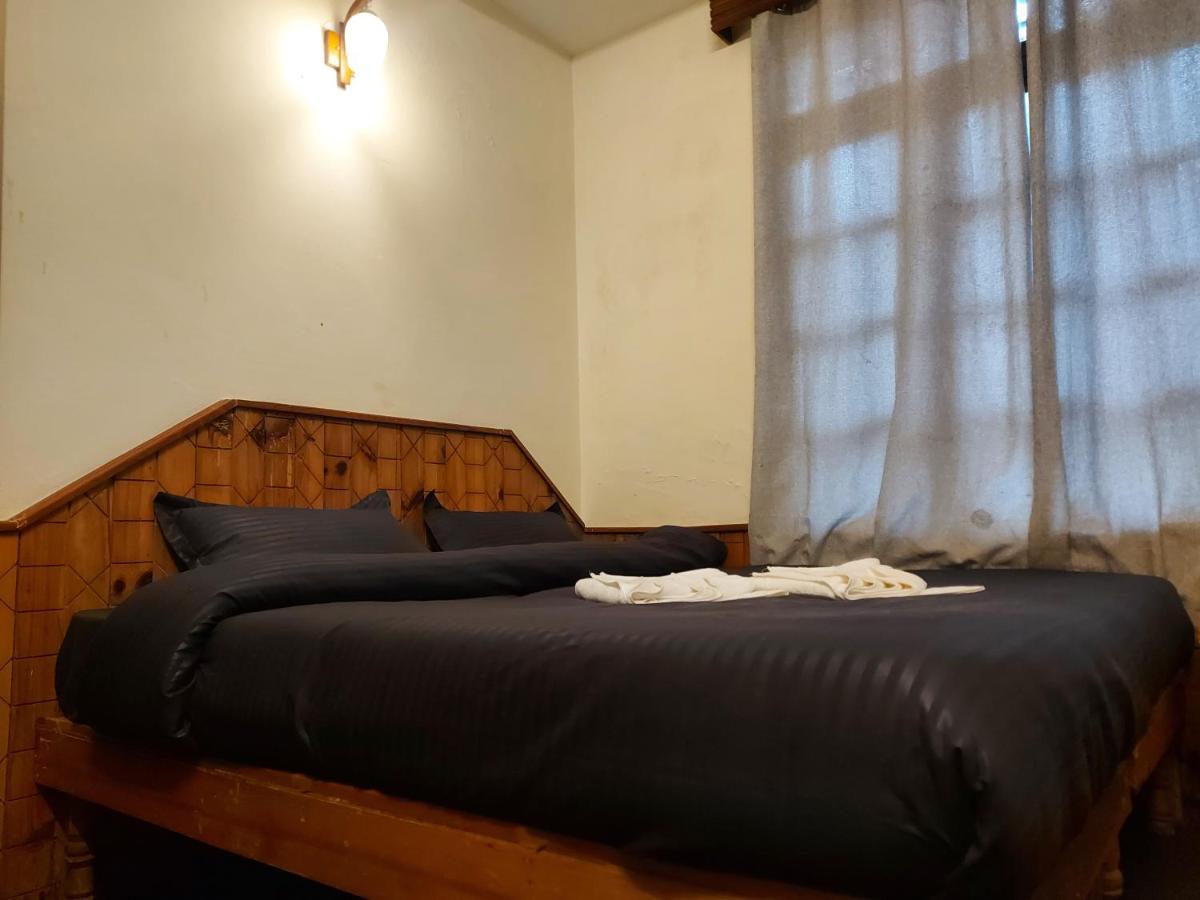 Mars Monkey Hostel & Cafe Маналі Екстер'єр фото