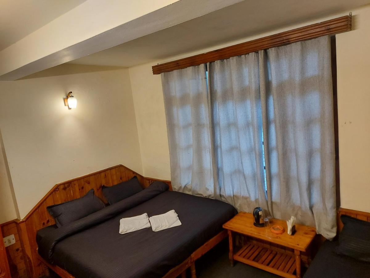 Mars Monkey Hostel & Cafe Маналі Екстер'єр фото
