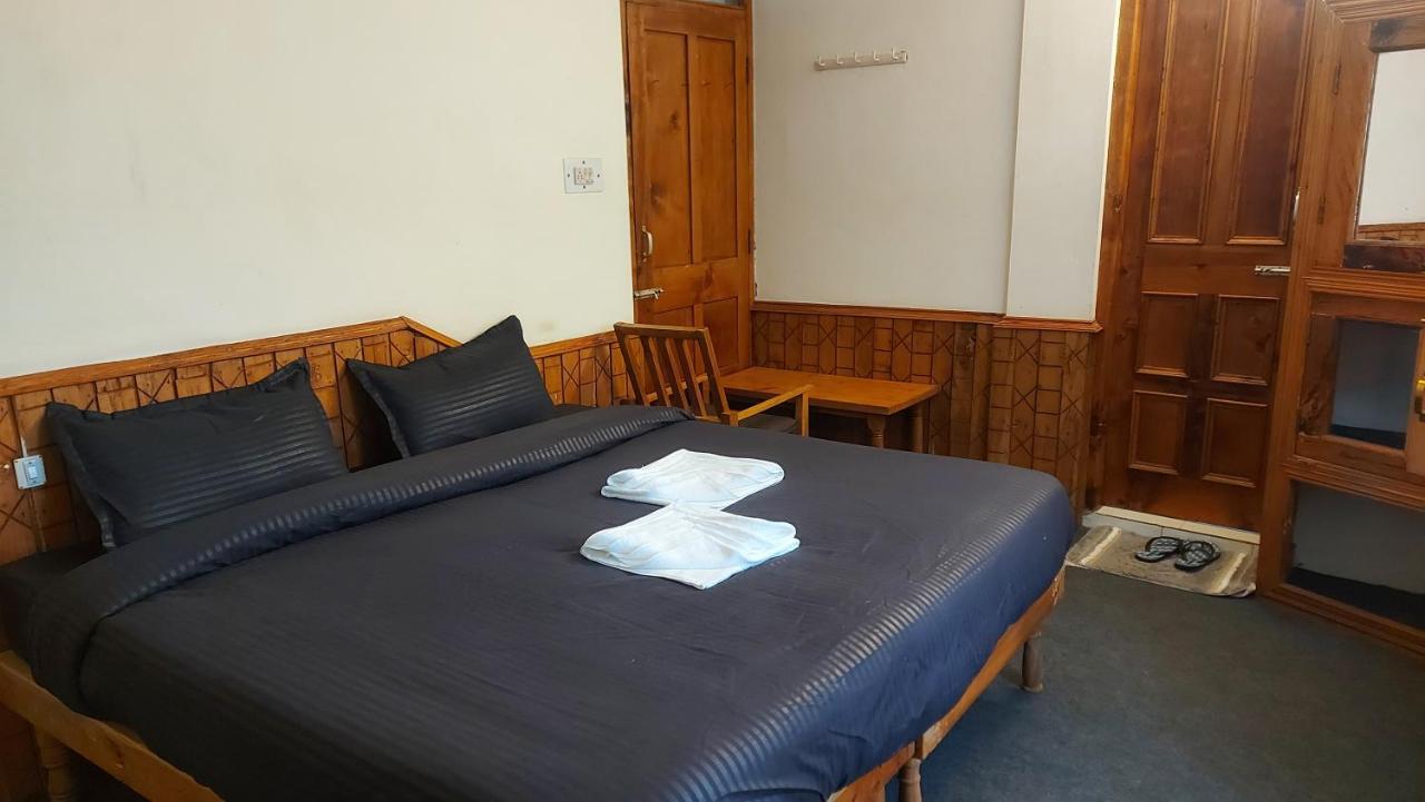 Mars Monkey Hostel & Cafe Маналі Екстер'єр фото