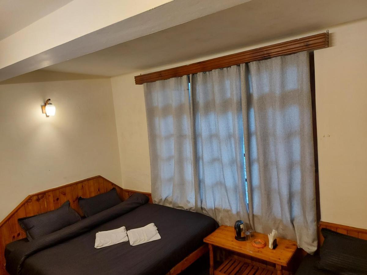 Mars Monkey Hostel & Cafe Маналі Екстер'єр фото